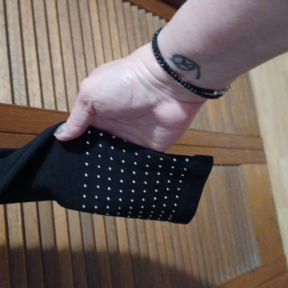 Black capris - Picture 3 of 6